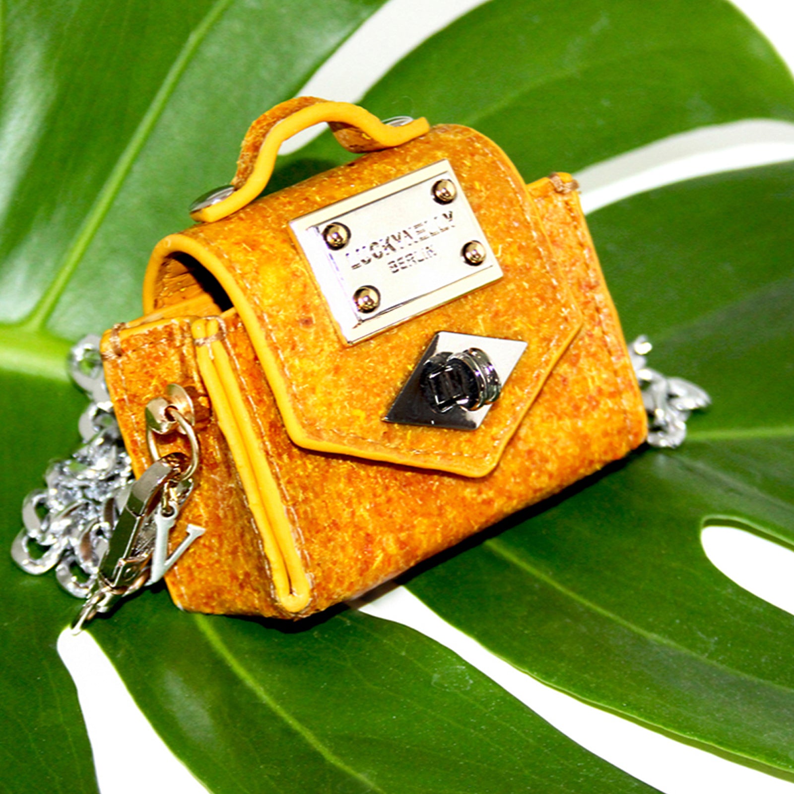 LUCKYNELLY handbag archive