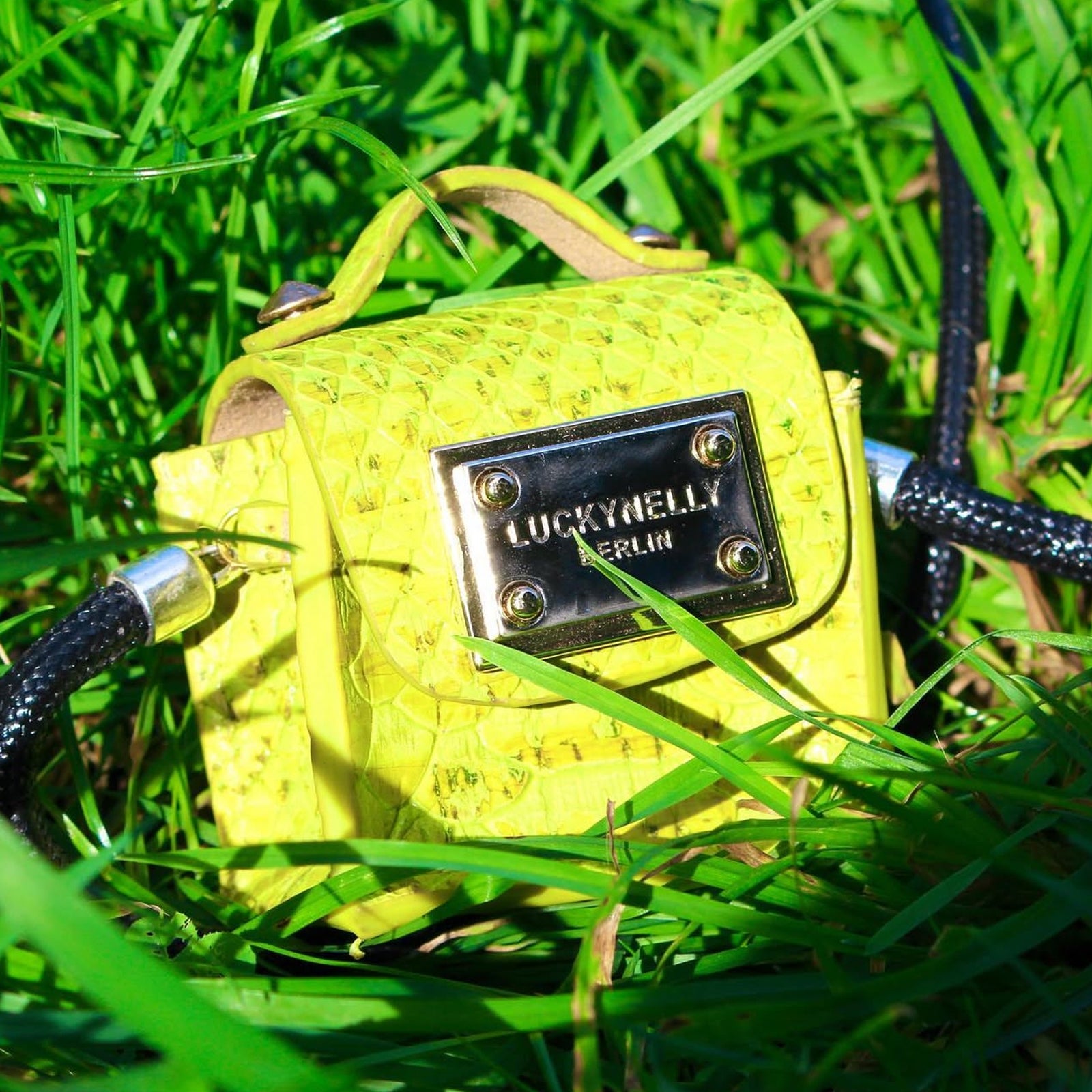 LUCKYNELLY handbag archive