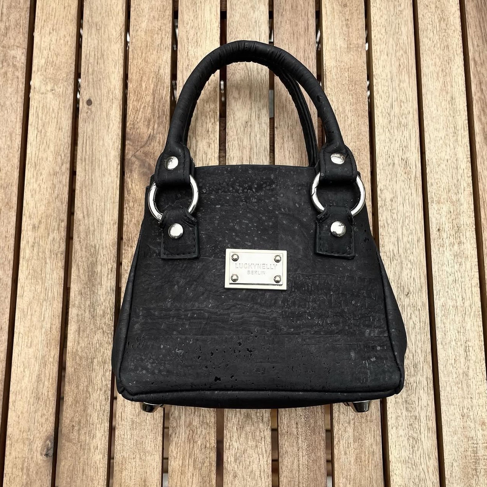 LUCKYNELLY handbag archive