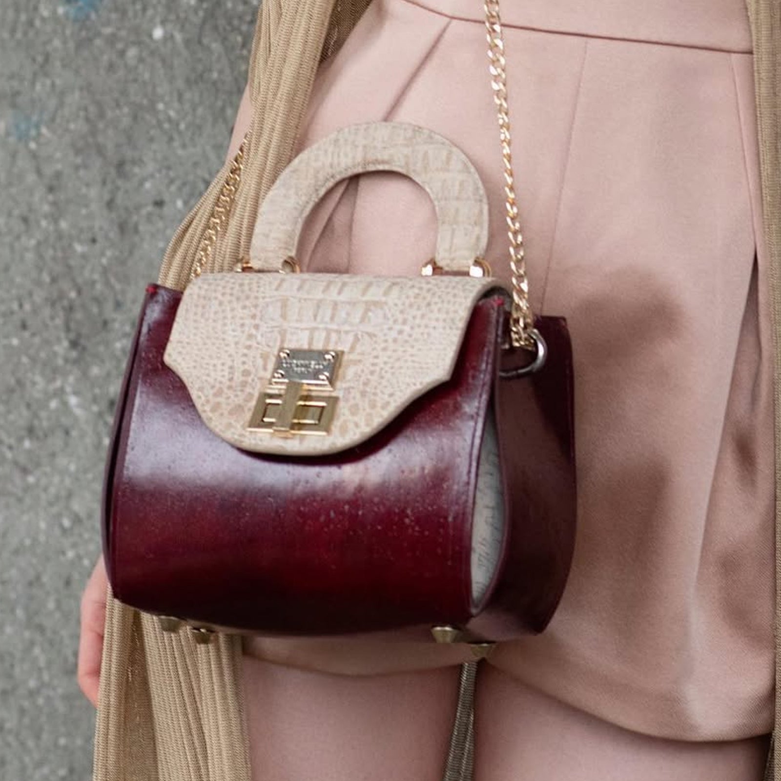 LUCKYNELLY handbag archive