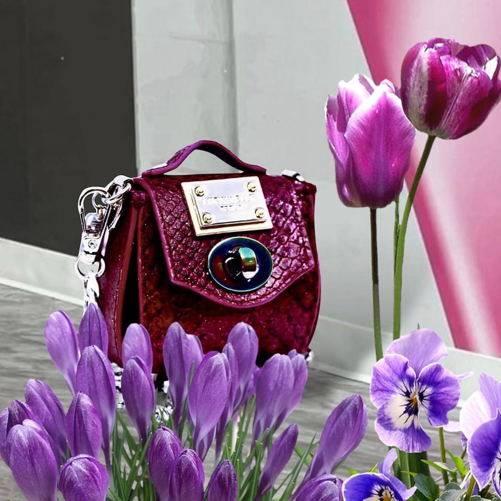 LUCKYNELLY handbag archive