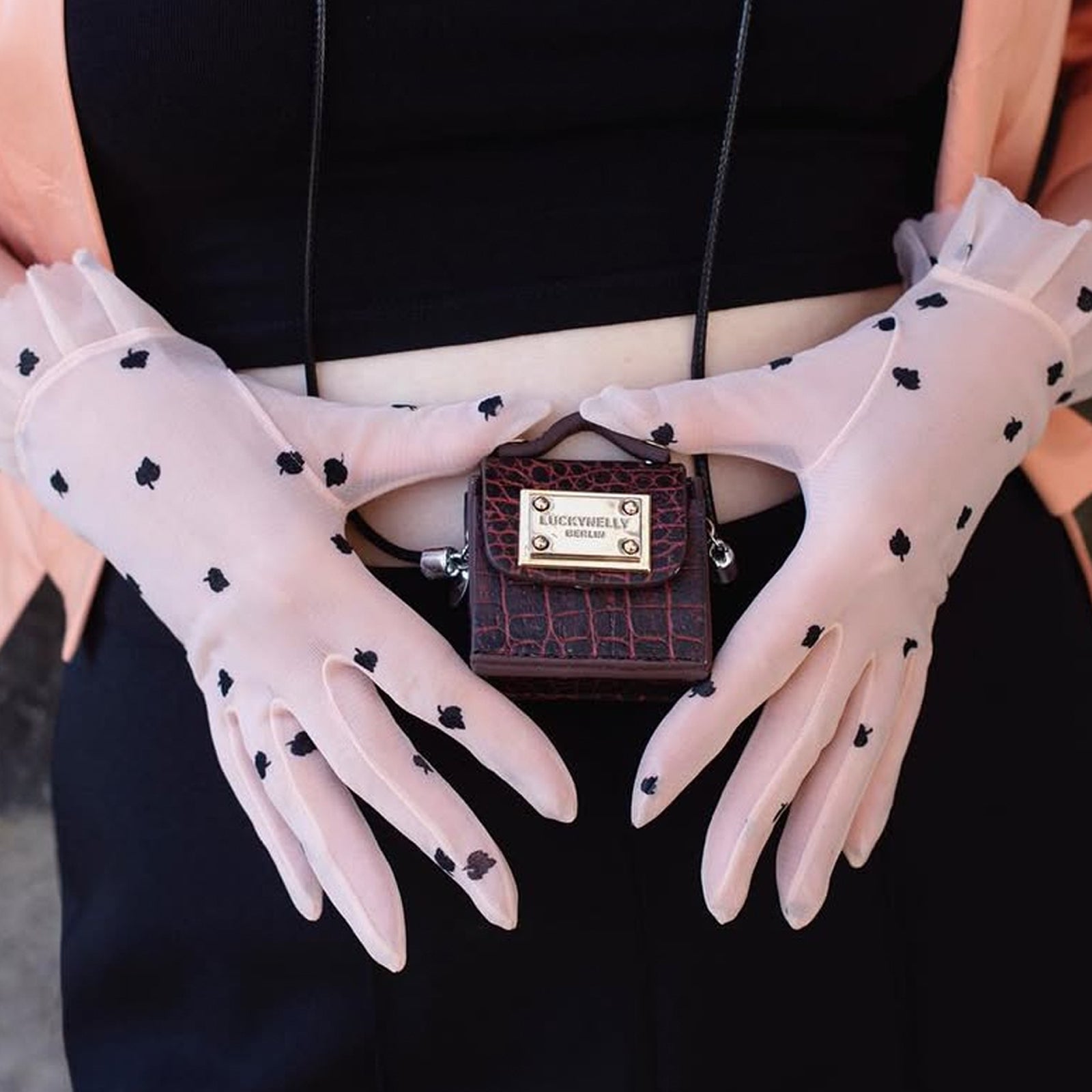 LUCKYNELLY handbag archive
