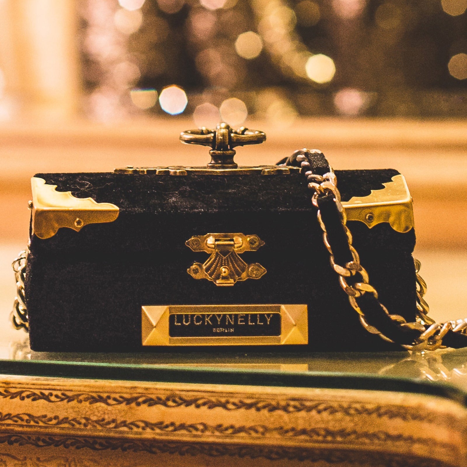LUCKYNELLY handbag archive