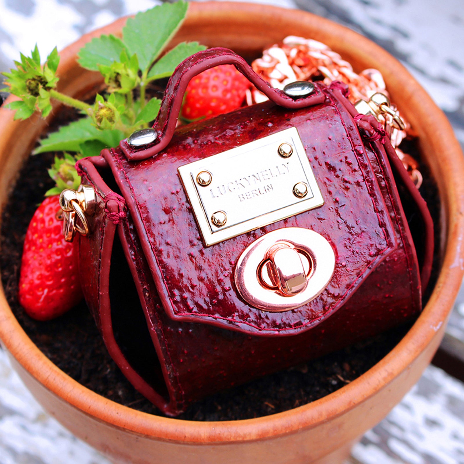 LUCKYNELLY handbag archive