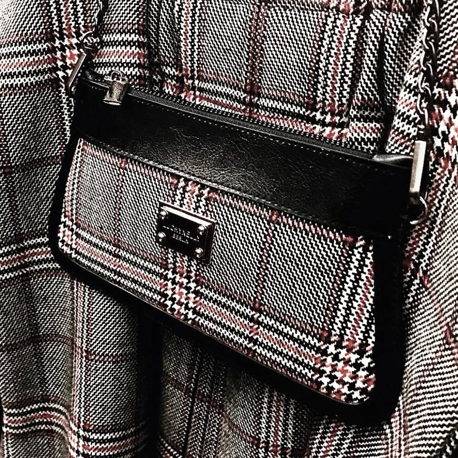 LUCKYNELLY handbag archive
