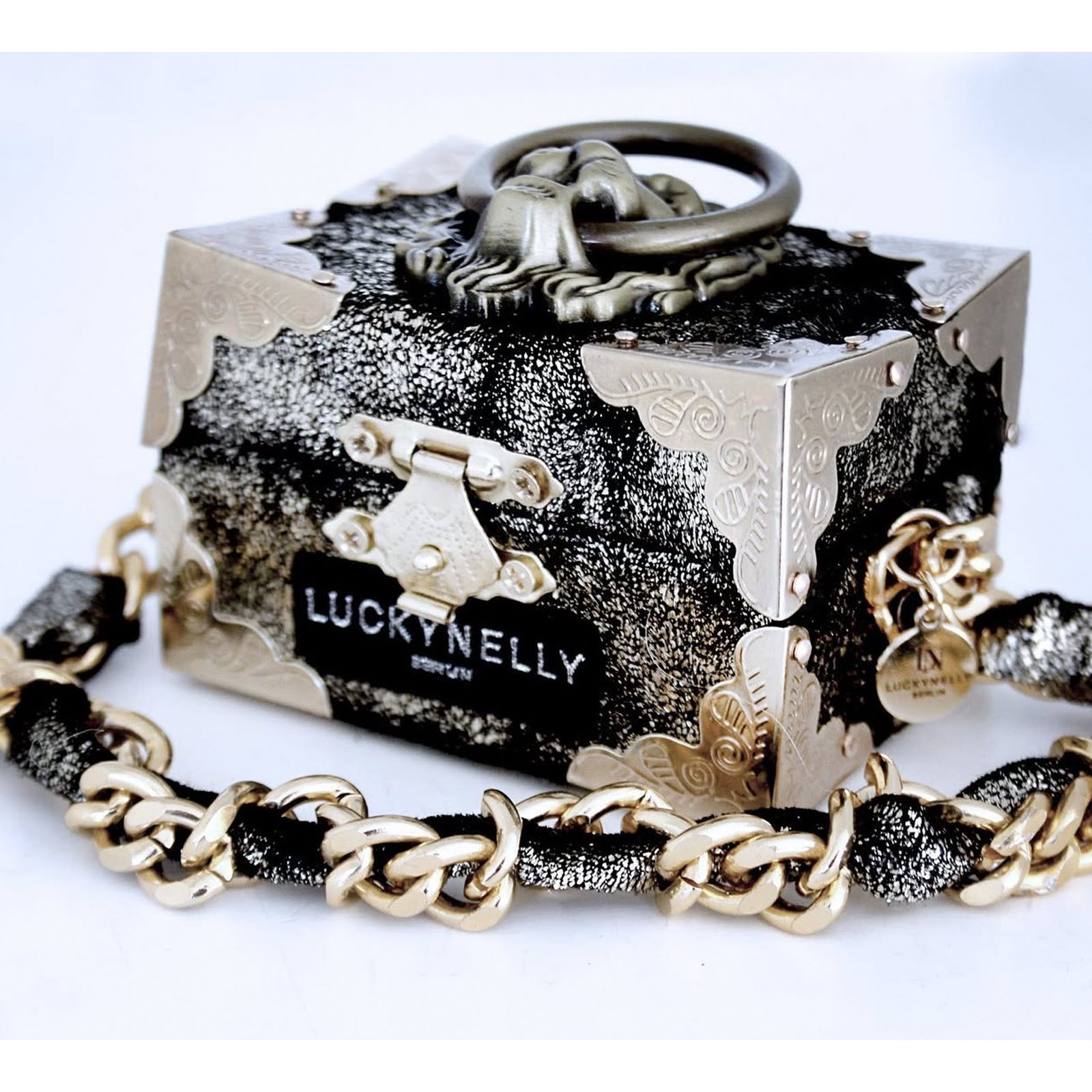 LUCKYNELLY handbag archive