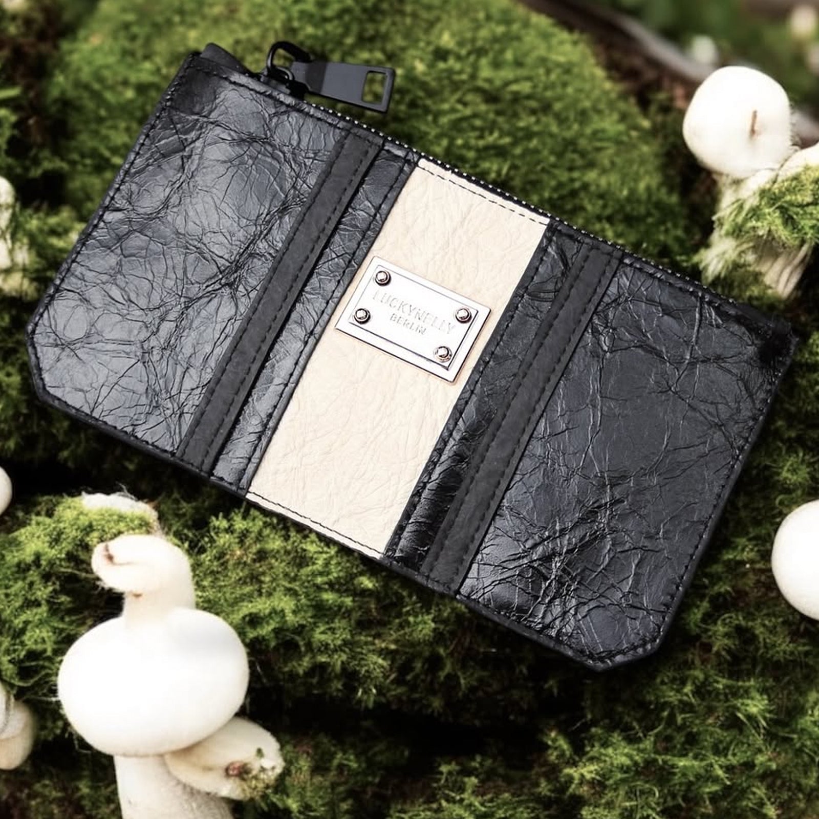 LUCKYNELLY handbag archive