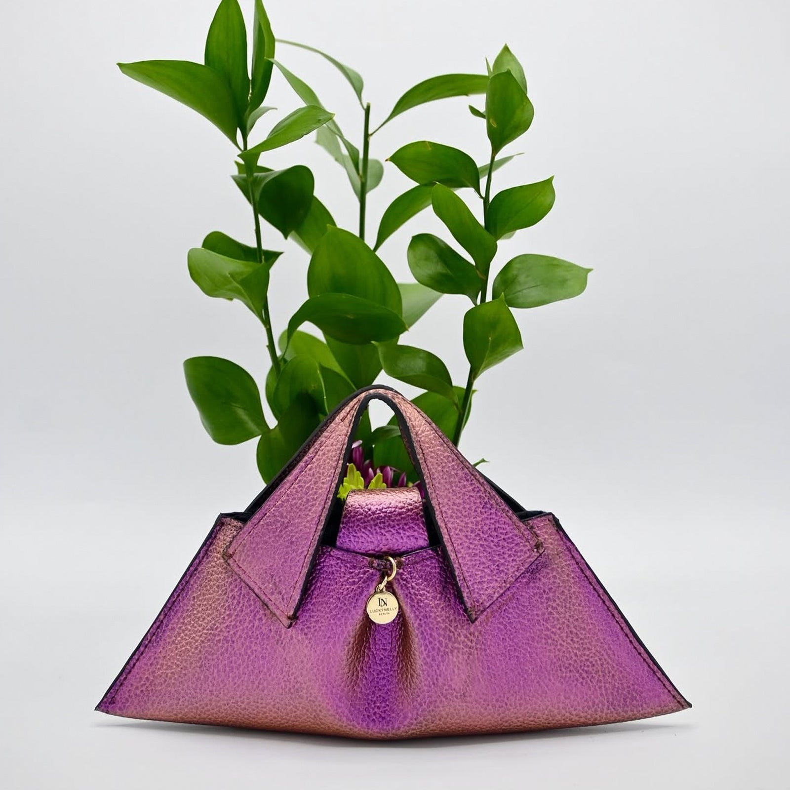 LUCKYNELLY handbag archive