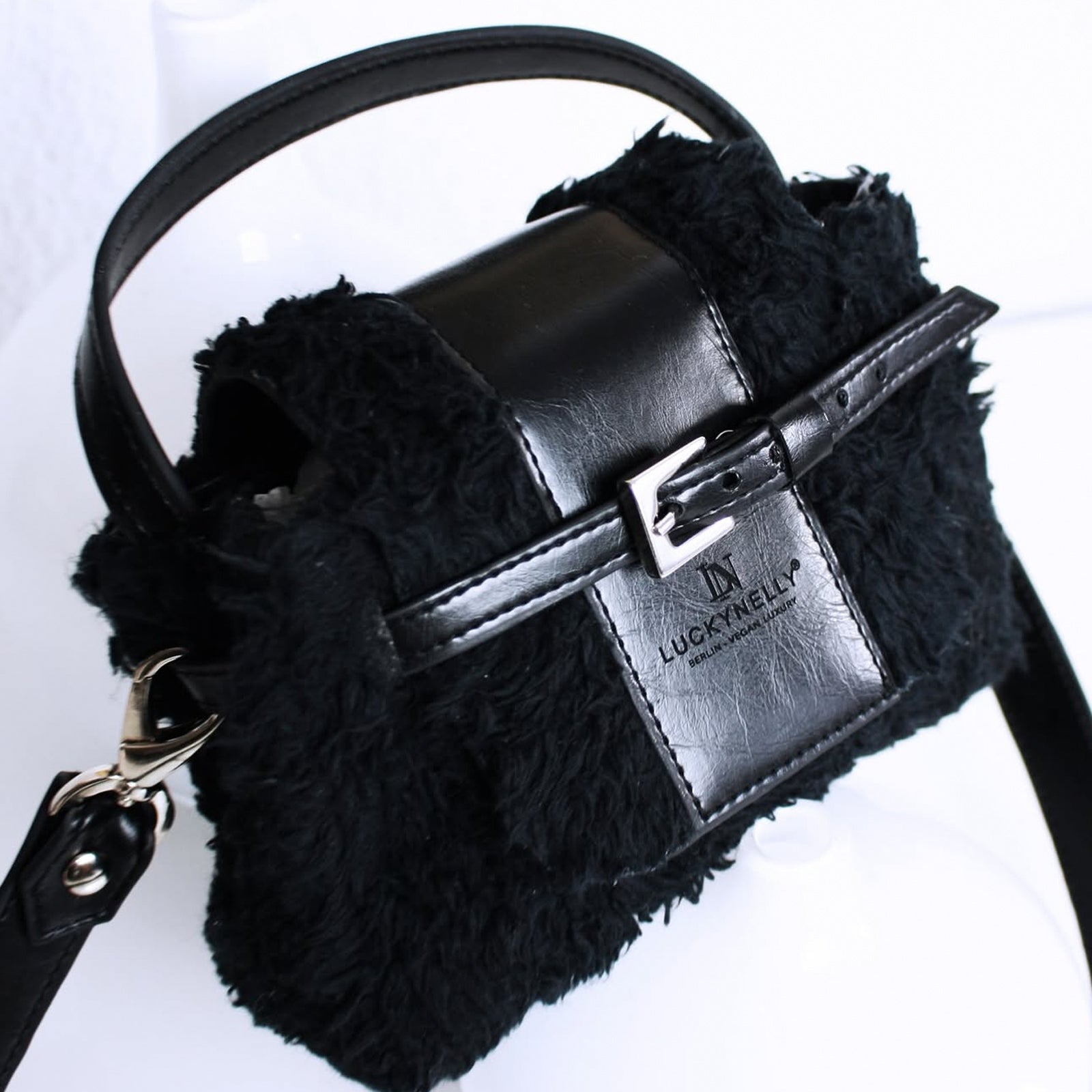 LUCKYNELLY handbag archive