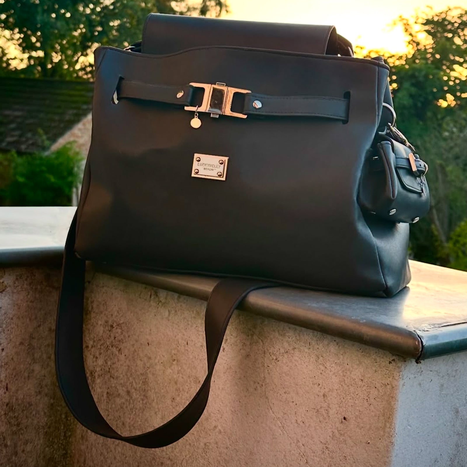 LUCKYNELLY handbag archive