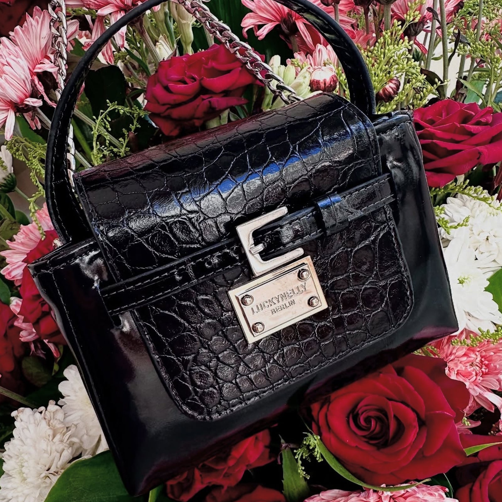 LUCKYNELLY handbag archive