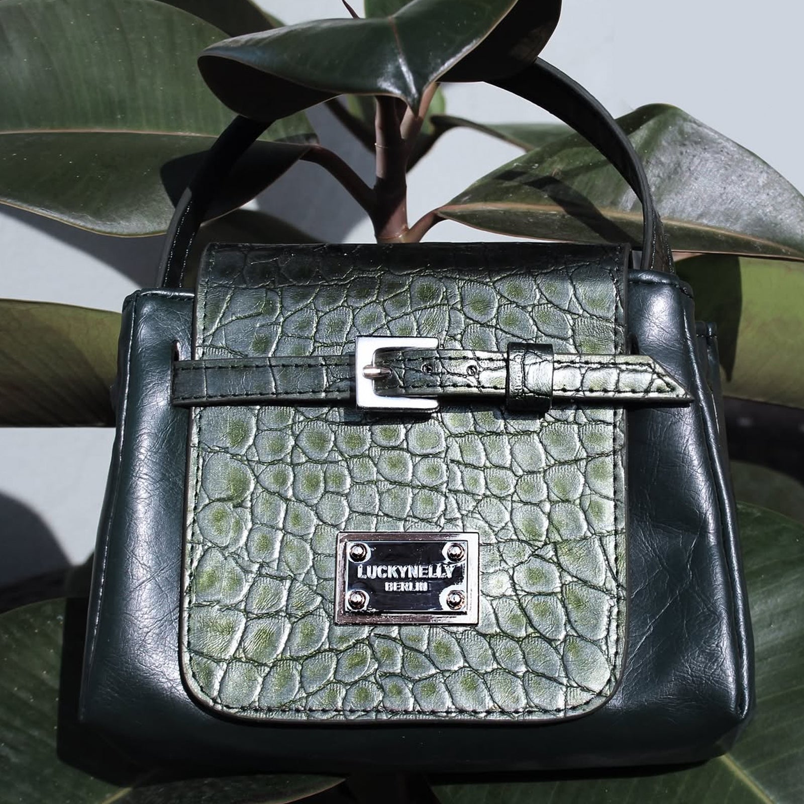 LUCKYNELLY handbag archive