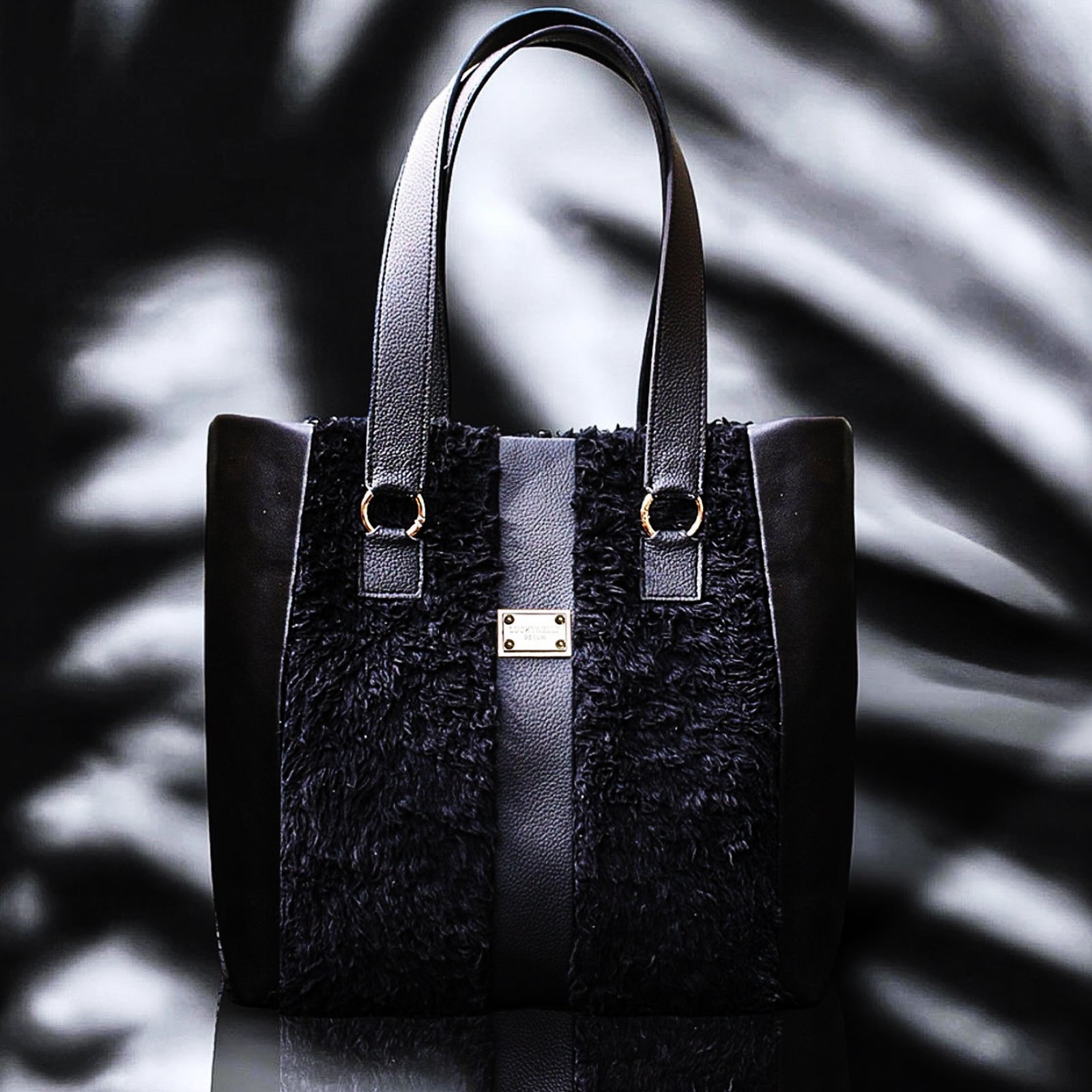 LUCKYNELLY handbag archive