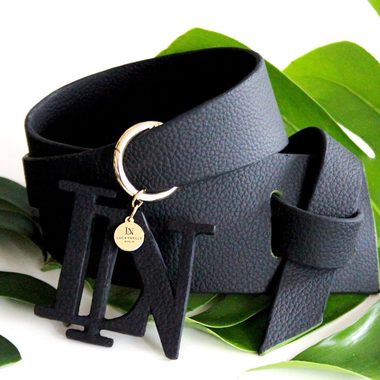 LUCKYNELLY handbag archive