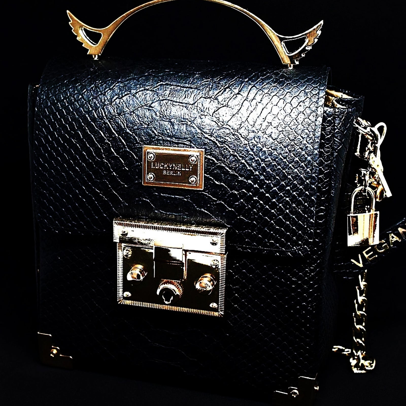 LUCKYNELLY handbag archive