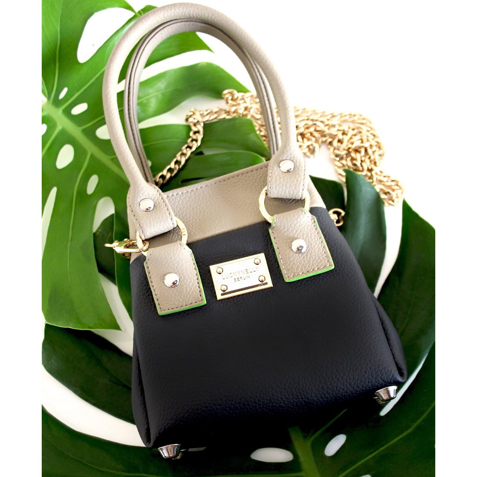 LUCKYNELLY handbag archive