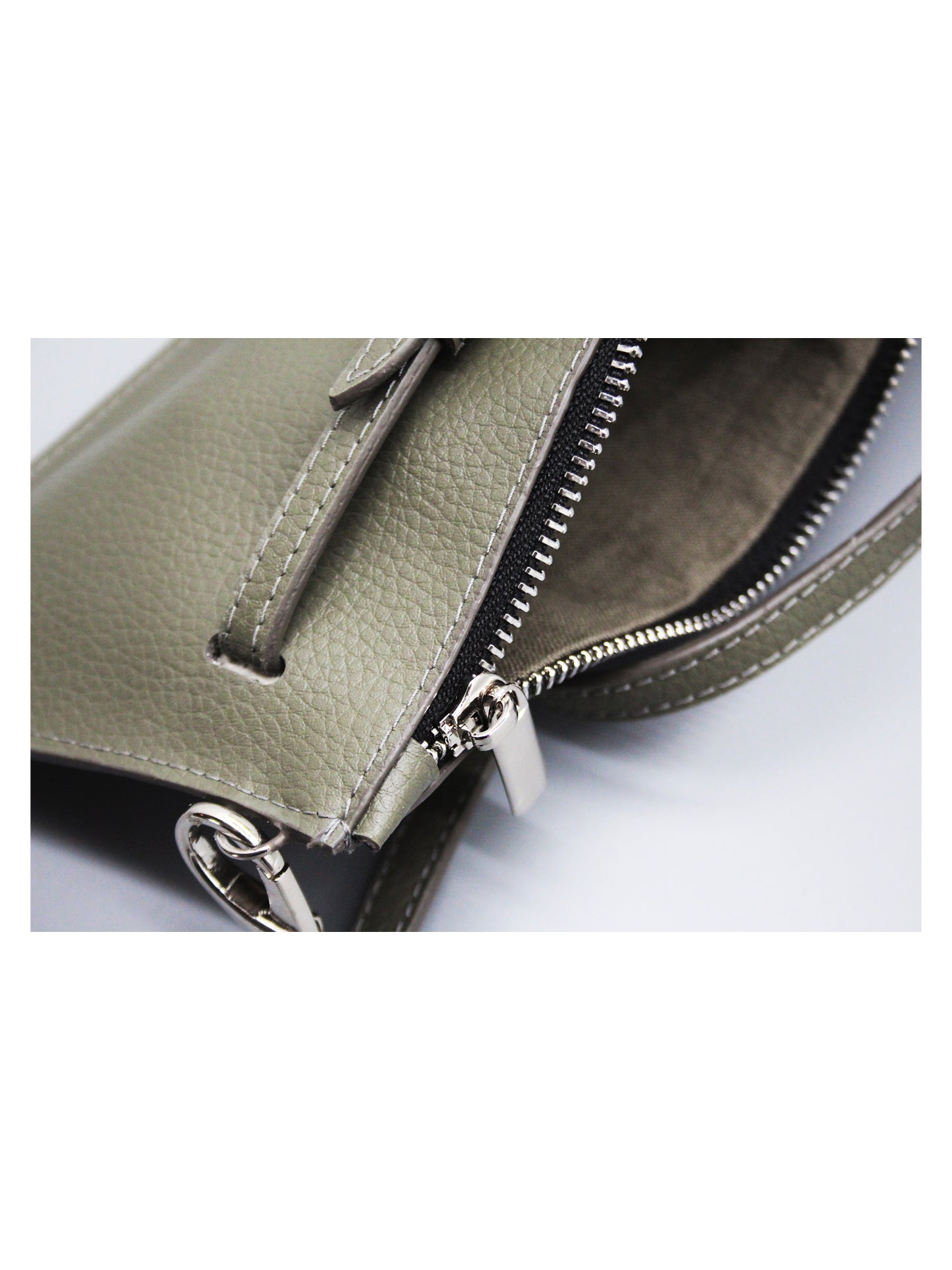 Noa – Clutch Sage