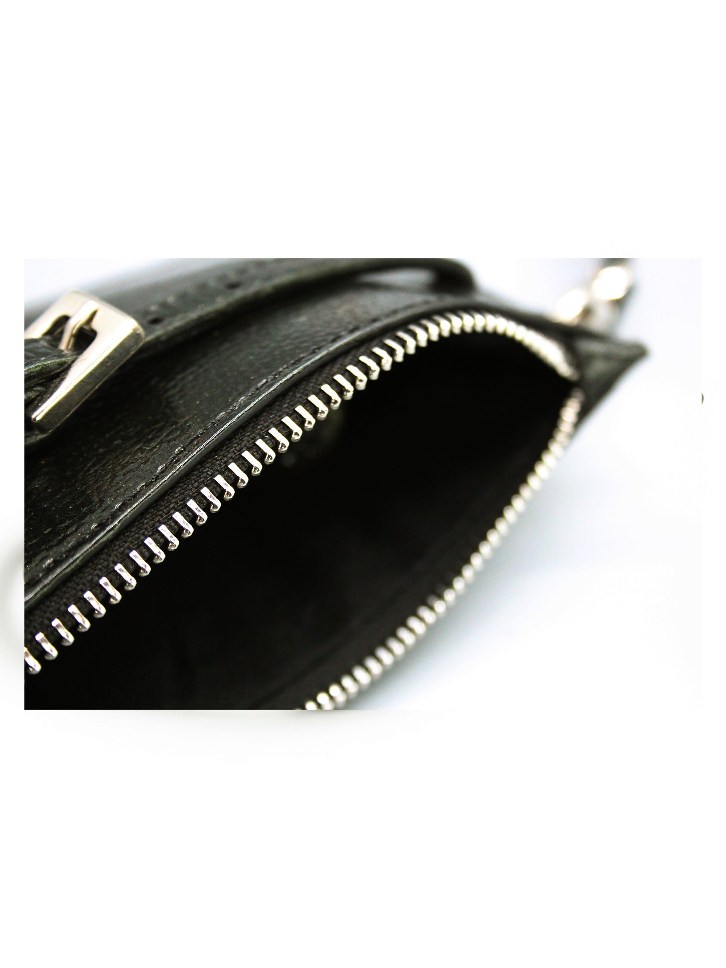 Noa – Glossy Burnt Olive Clutch