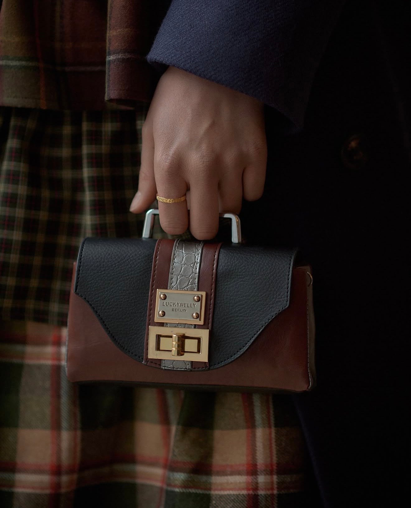 LUCKYNELLY handbag detail